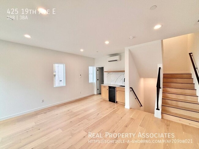 Building Photo - 425 19th Ave E