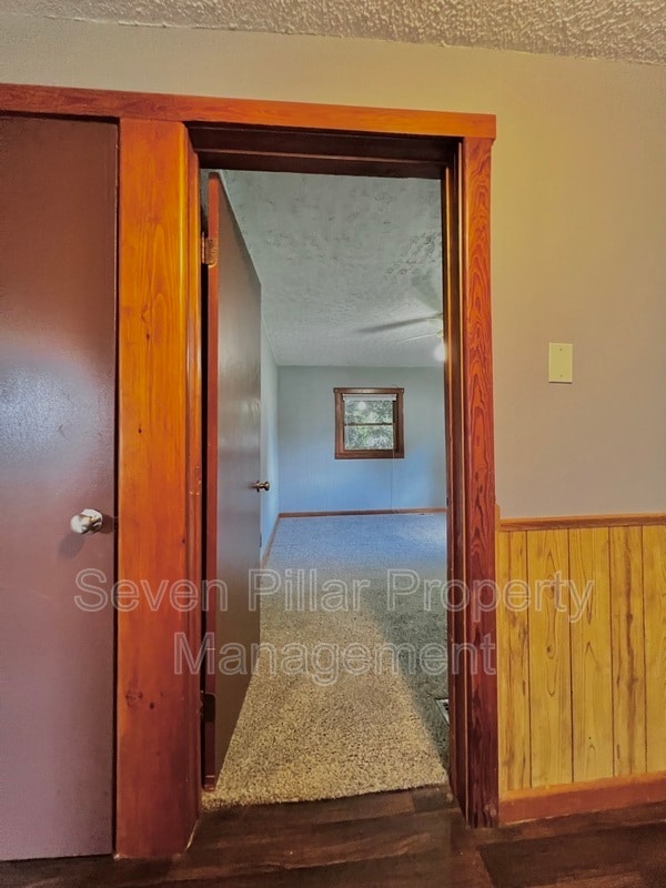 Building Photo - 504 Martin St