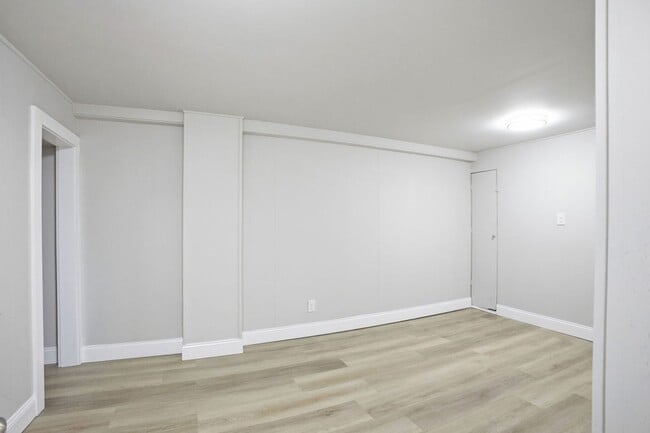 Building Photo - Spacious 3-Bed Home with Finished Basement and Extra Room