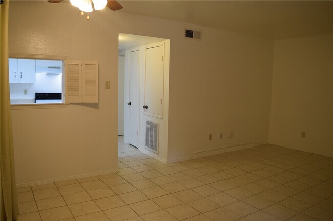 Building Photo - 12633 Memorial Dr