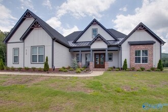 Building Photo - 6128 Pembrook Pond Pl SE