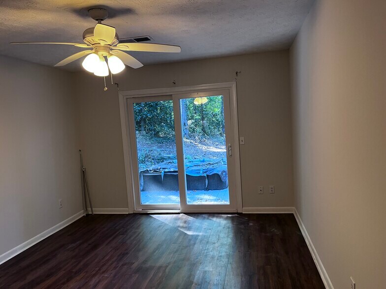 Building Photo - 2288 Paces Ferry Rd SE