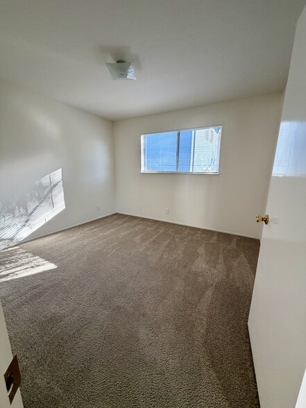 Bedroom 2 - 1429 Bay St