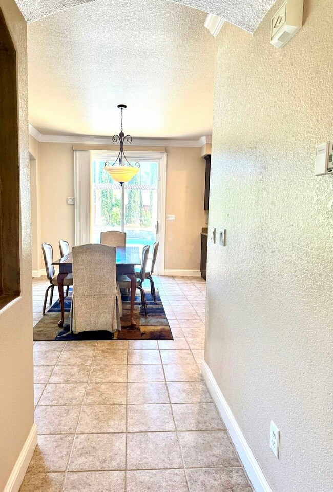 Building Photo - 1617 Baroness Way