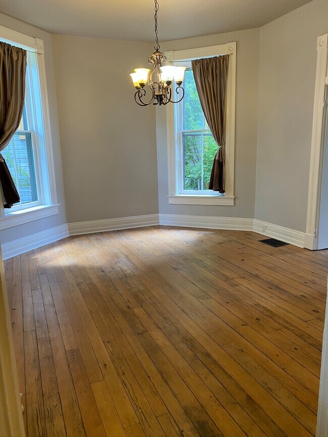 Dining Room - 224 Bonner Street