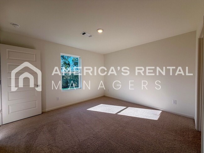 Building Photo - Spacious Four Bedroom for Rent in Tuscaloosa, AL!