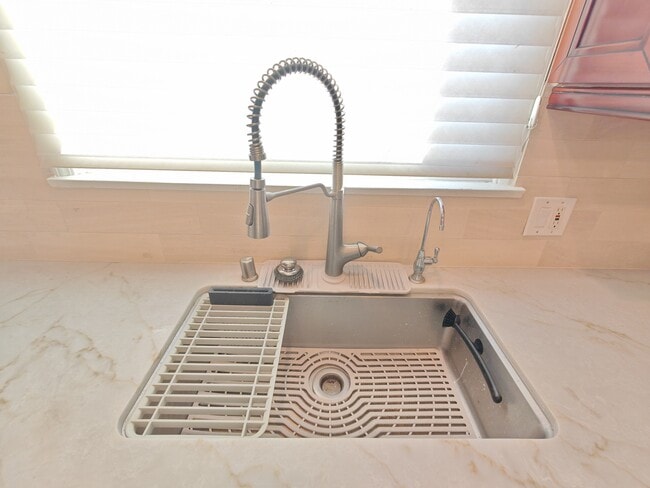 Building Photo - 11762 Brookshire Ave