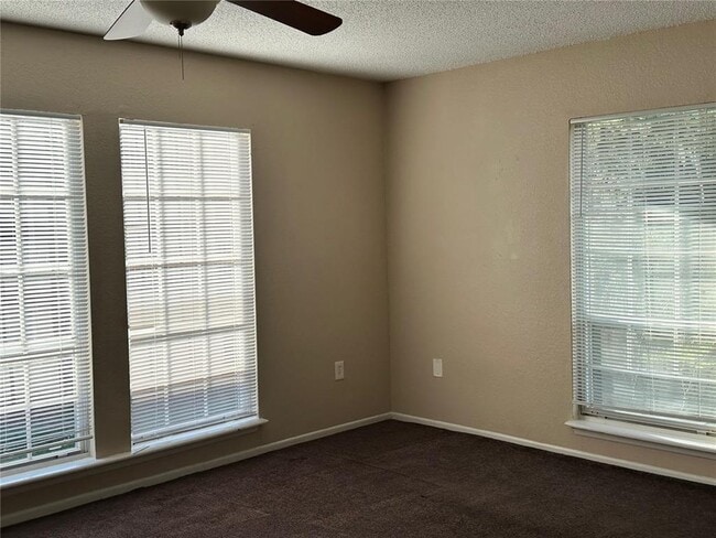 Building Photo - 4019 Dijon Dr