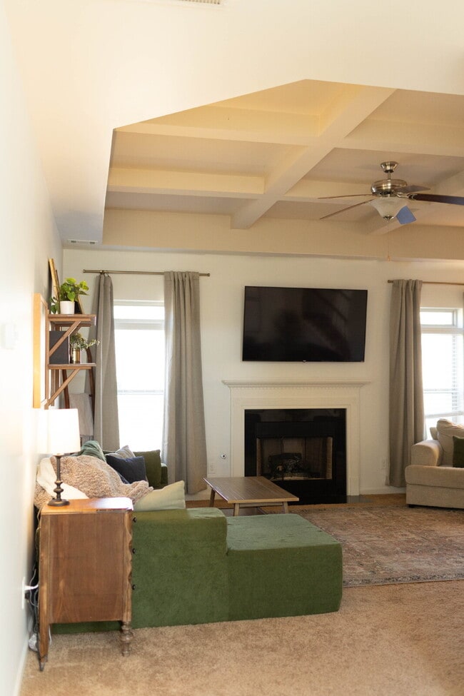 Building Photo - 523 Twin Vw Ct