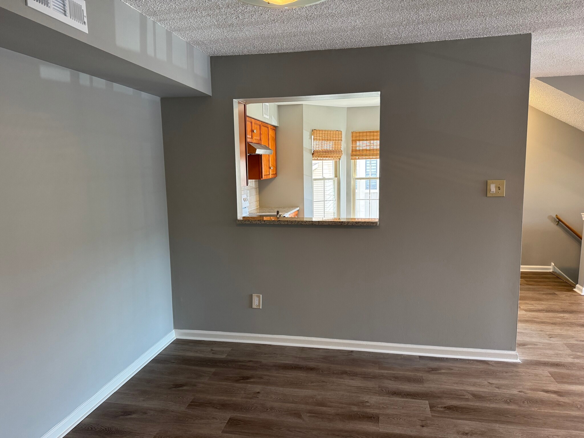 Building Photo - 1008 Barry Ct