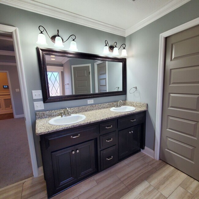 Building Photo - Charming Single-Story Haven in Carlton Ridge: Your Ideal Georgia Rental Home