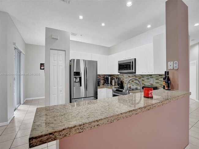 Building Photo - 938 Bluewood Terrace