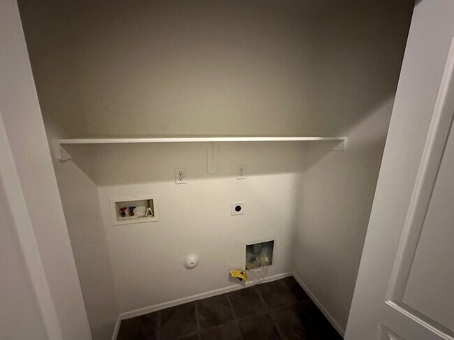 Building Photo - 7044 S Brickellbush Ln