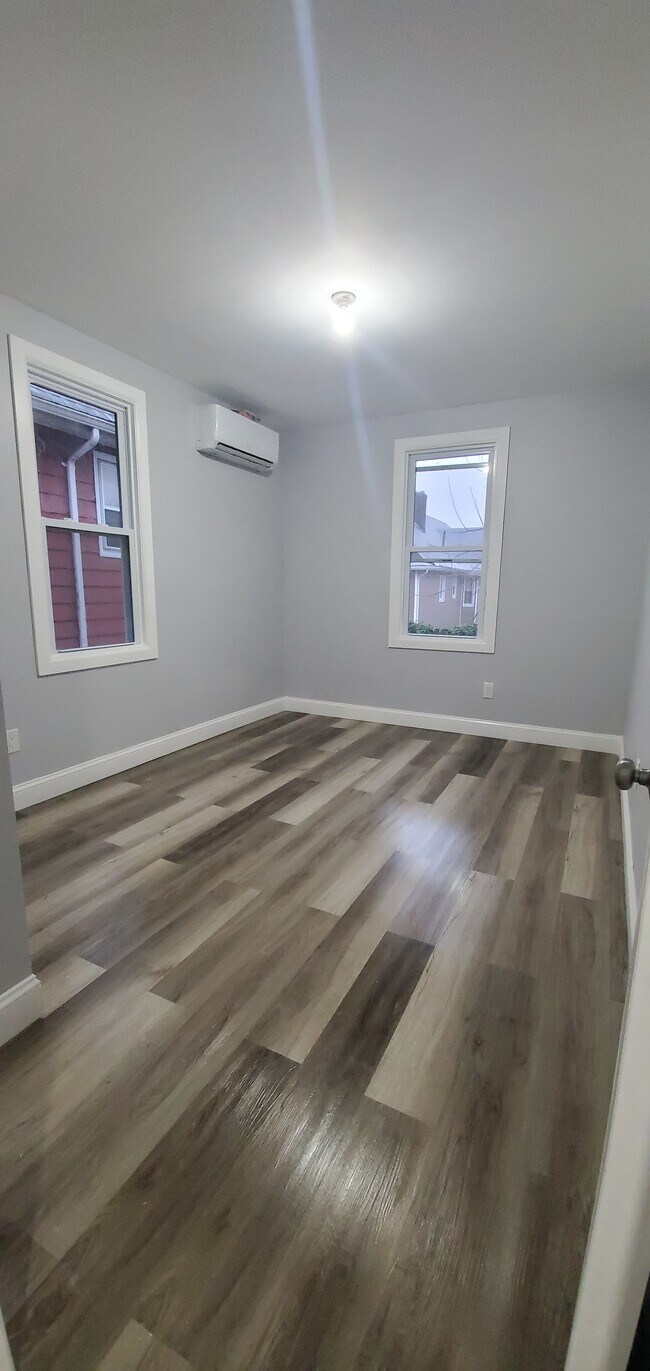 Building Photo - 47 Winter Ave