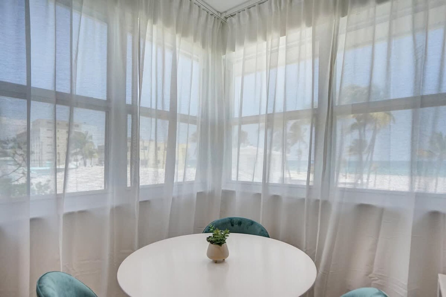 Building Photo - 810 S Surf Rd