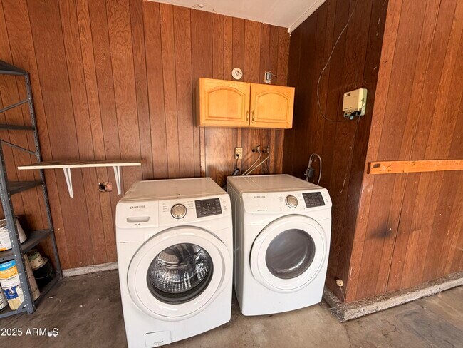 Building Photo - 2526 N 87th Way