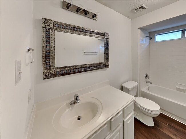 Building Photo - 3719 Pine Lake Dr