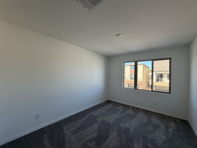 Building Photo - 10290 Dallington St