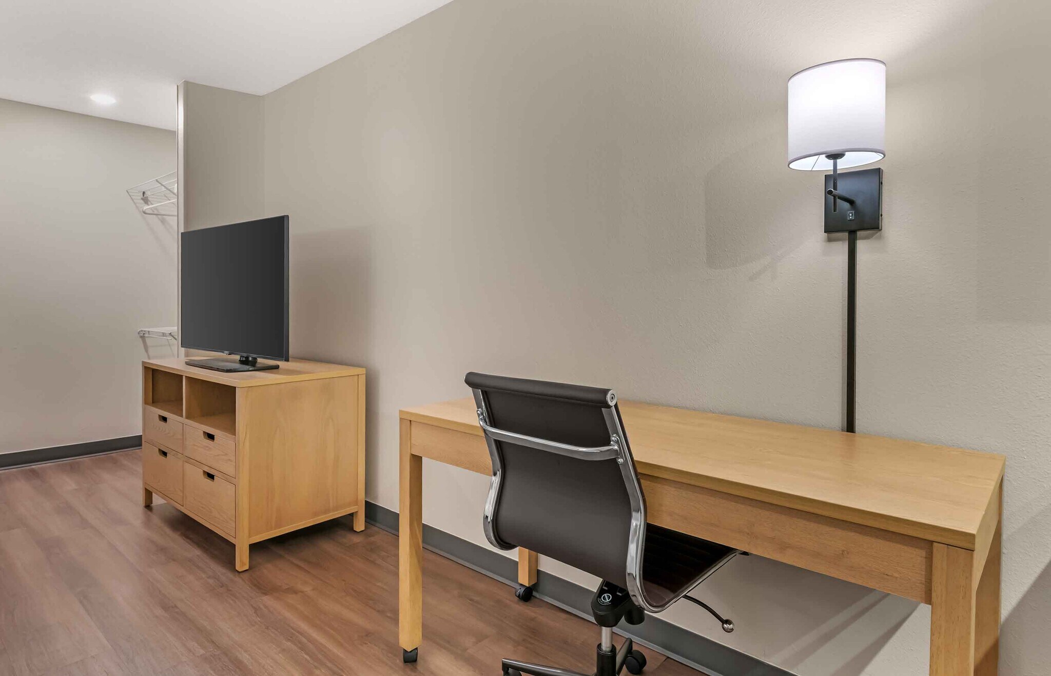 Building Photo - Furnished Studio-Jacksonville - Riverwalk - Convention Center