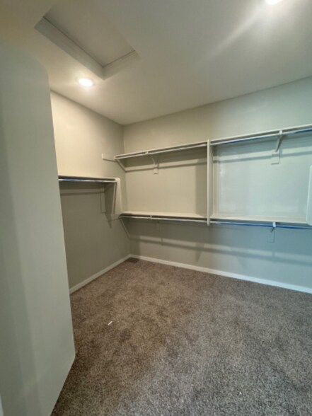 Building Photo - 22464 E Rosa Rd