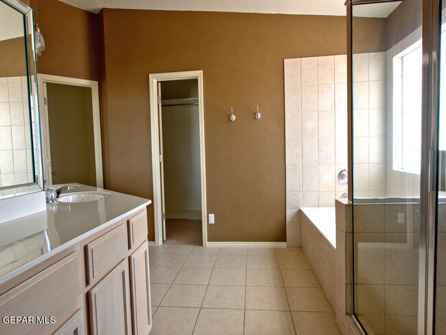 Building Photo - 12748 Tierra Nunez Ct