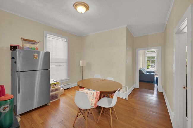 Building Photo - 2036 Sherman Ave