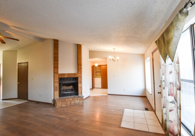 Building Photo - 3355 Mirage Dr
