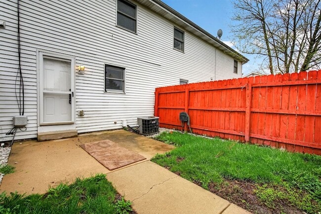 Building Photo - 115 Colonial Pkwy