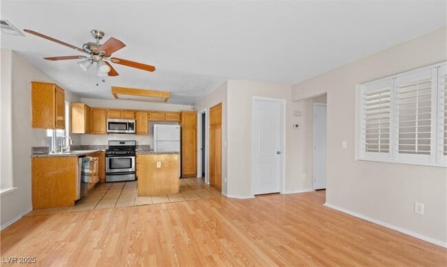 Building Photo - 1813 Navajo Lake Way