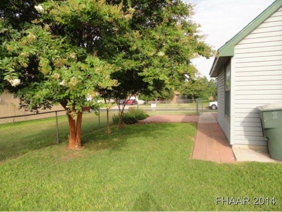 Building Photo - 2122 Lazy Ridge Dr