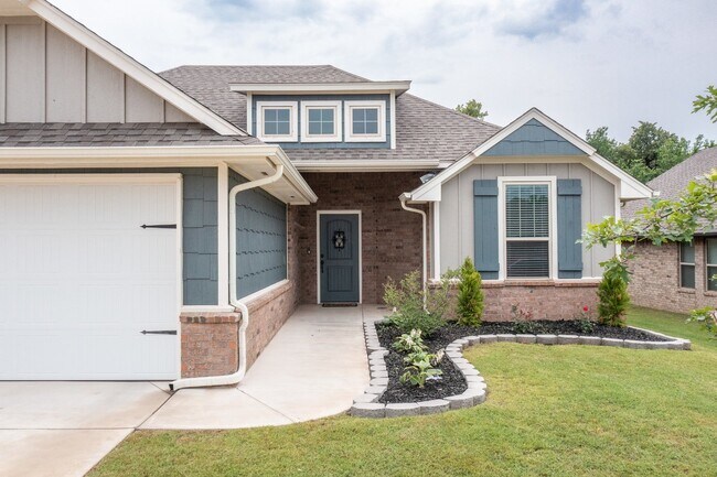 Building Photo - Beautiful Home in Woodland Park