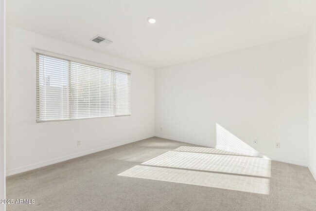 Building Photo - 1229 E Maldonado Dr