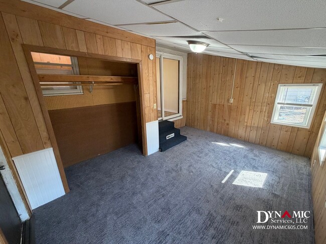 Building Photo - Updated 4+ Bedroom, 2 Bathroom House By Augustana University