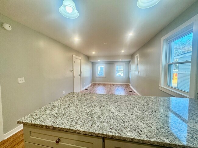 Building Photo - 109 Churchill St