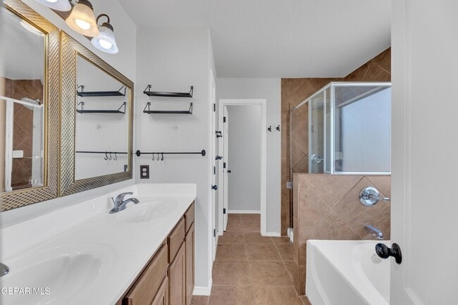 Building Photo - 14378 N Cave Dr