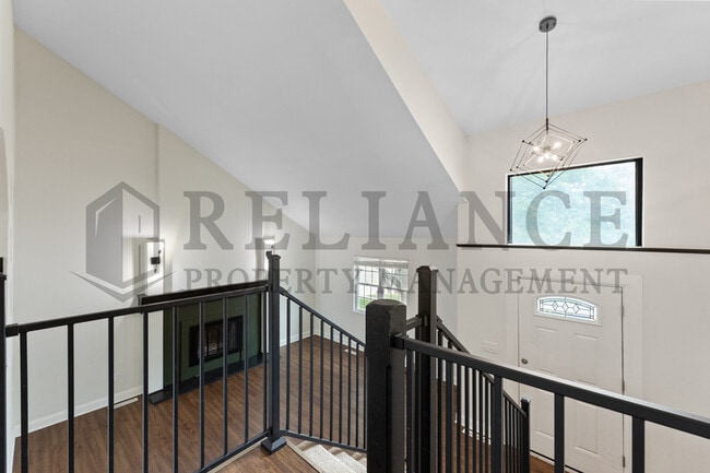 Building Photo - 2021 S Flynn St