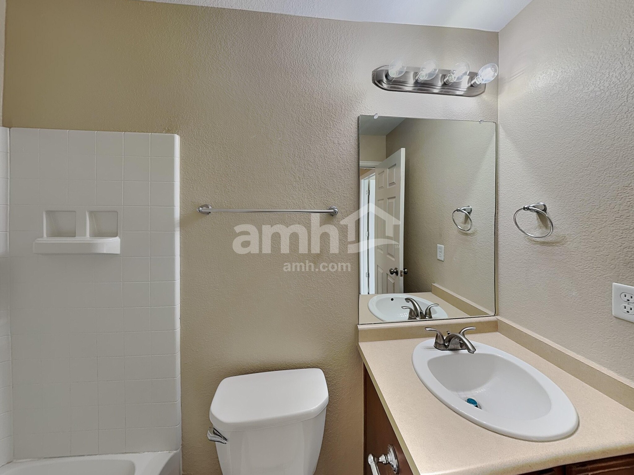 Building Photo - 19904 Robins Dr