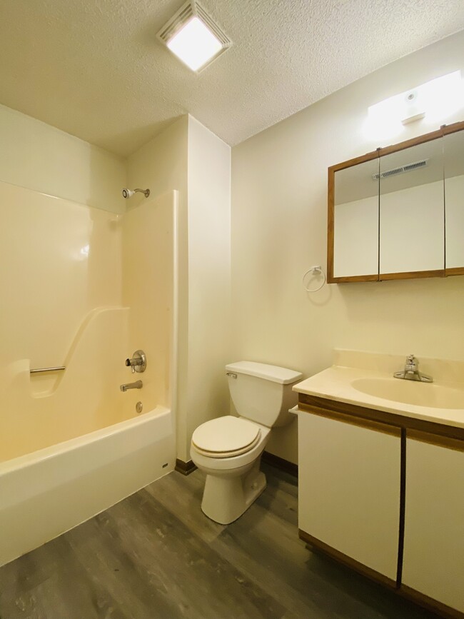 Building Photo - 345