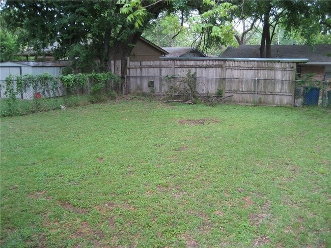 Building Photo - 4013 Burnet Rd