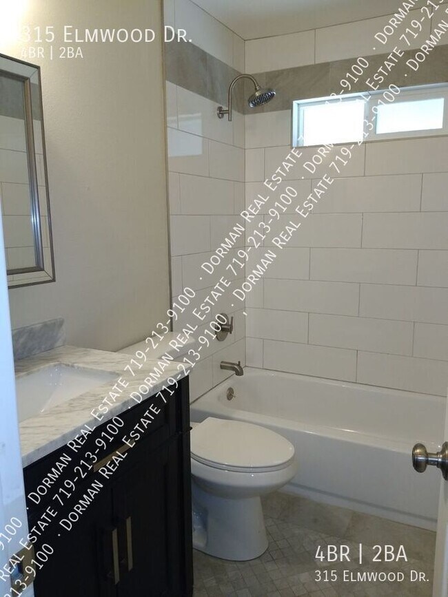 Building Photo - 315 Elmwood Dr