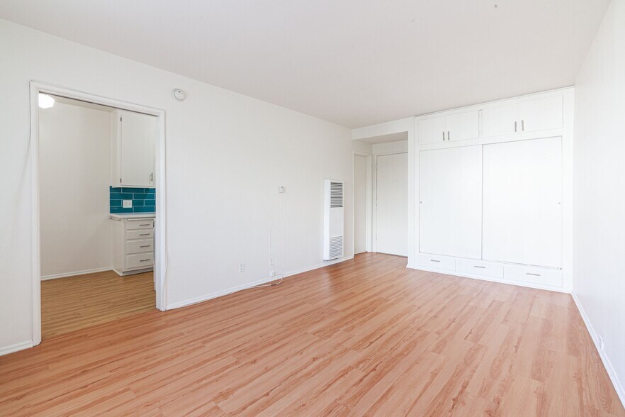 Building Photo - 667-669-669 Levering Ave