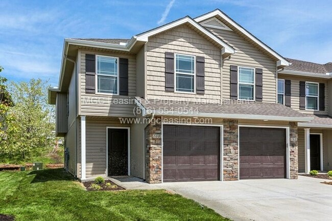 Building Photo - 2 Bedroom at Beautiful Serrano Townhomes in Kansas City - North of the River!