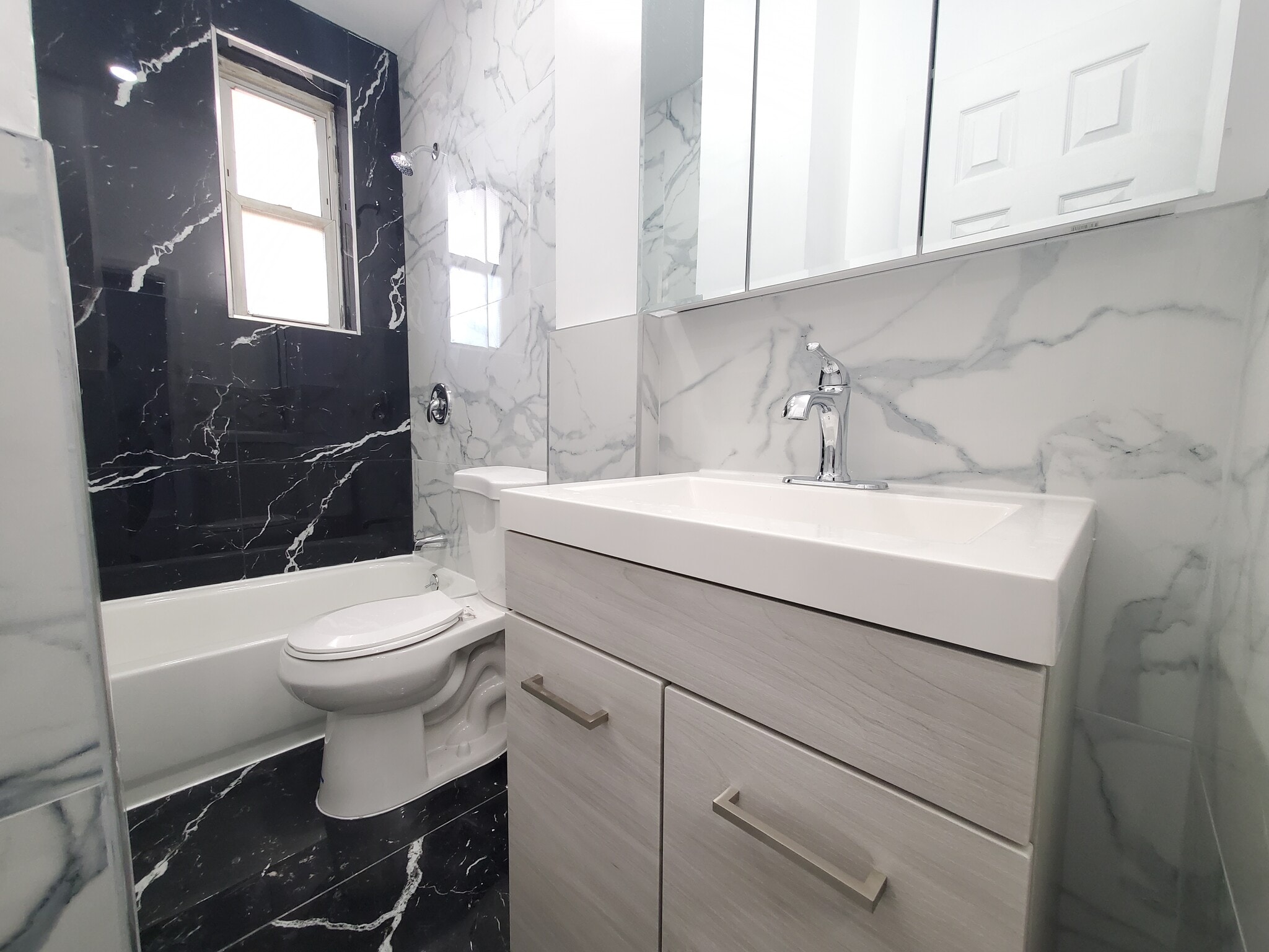 Unit 3 - 646 Kennedy Blvd