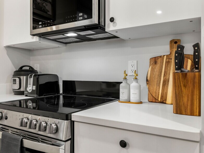 Building Photo - 193 Salem St