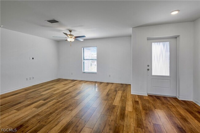 Building Photo - 185 Yager Cir