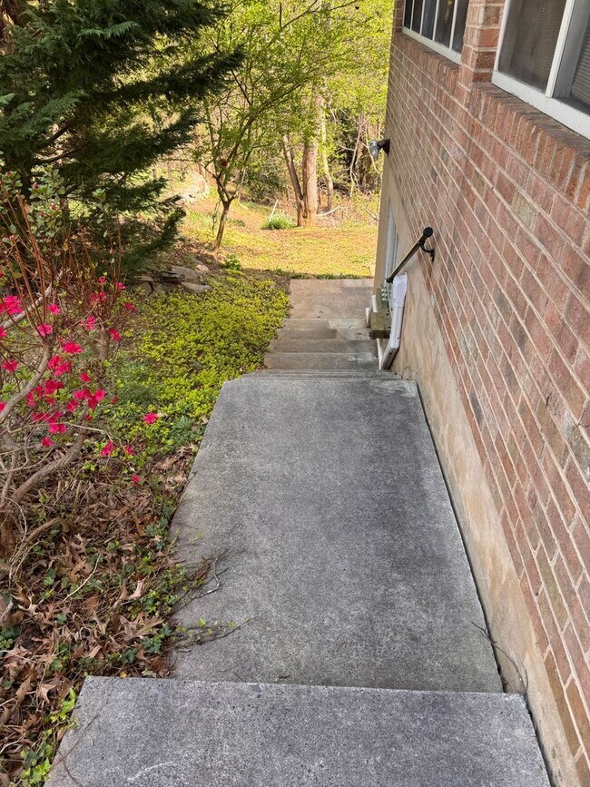 Building Photo - Santana - Princeton