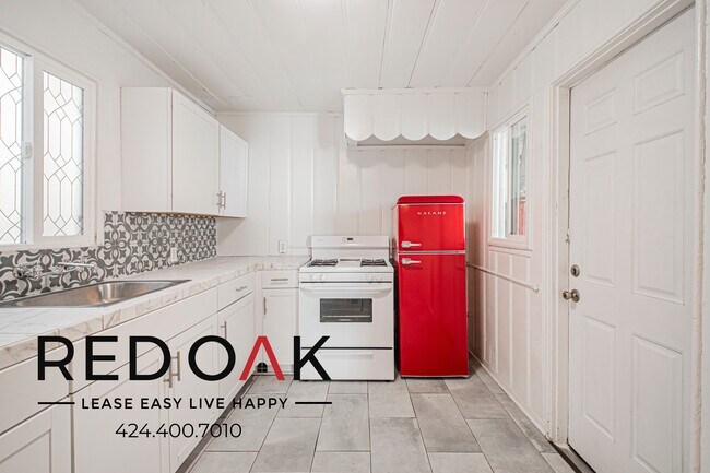 Building Photo - 417 S Coronado St