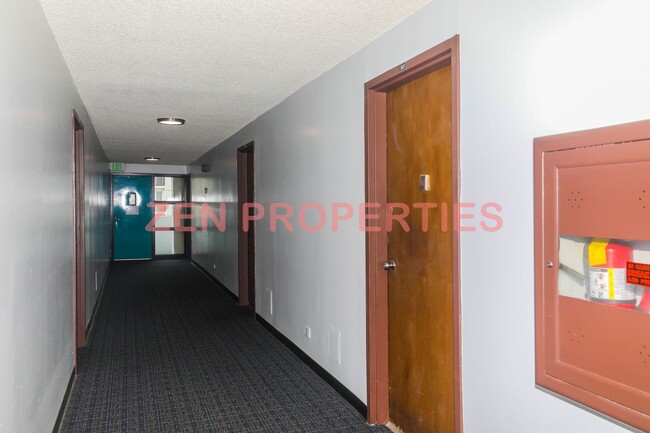Building Photo - Kapiolani Terrace studio for rent