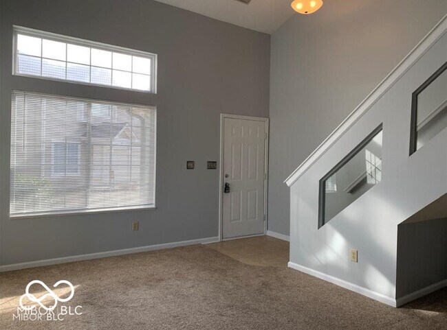 Building Photo - 684 Mountain Pine Dr
