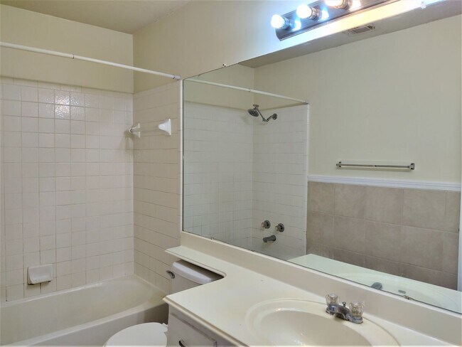 Building Photo - House for lease in Austin.